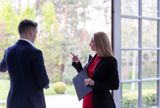 How Should an Estate Agent Handle a Client Dispute Over Misrepresentation Can PI Insurance Cover the Costs