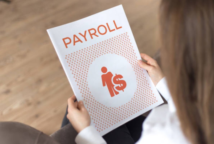 When Is the Right Time to Switch to a Payroll Provider