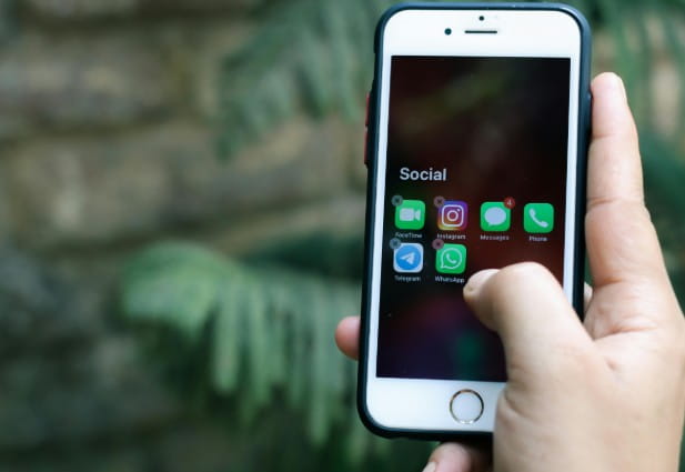 How to Schedule message in iPhone?