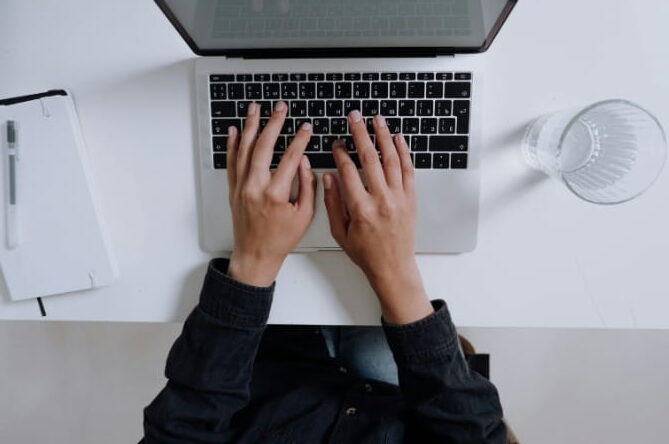 How to copy and paste on a Chromebook with a keyboard?