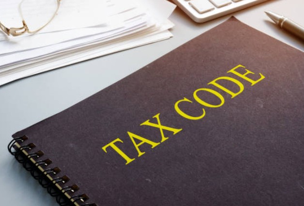 What is the tax code for 80k Salary